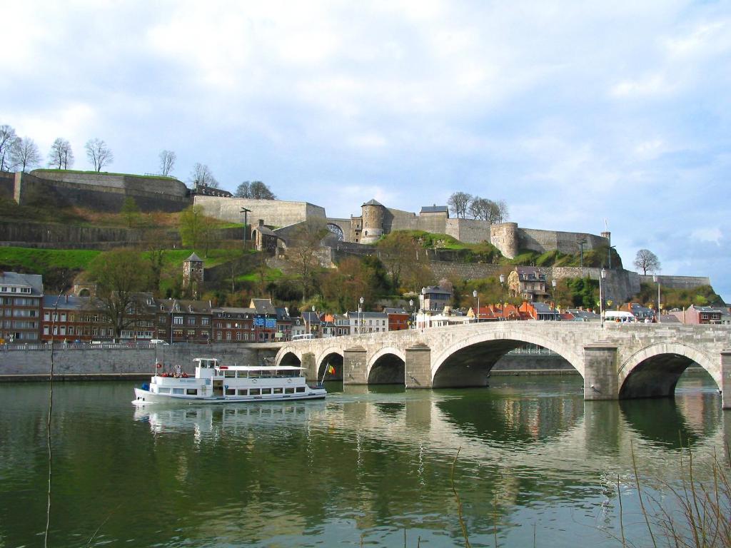 بروفونديفيل B&B La Source Fleurie المظهر الخارجي الصورة